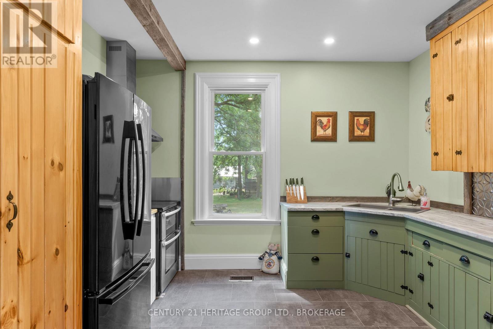 Photo 12 of 4734 County Rd 2 Road, Asphodelnorwood ON