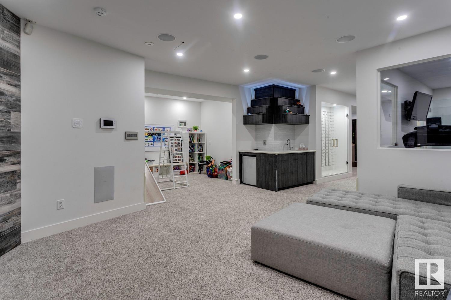Photo 36 of 14643 92 A Av Nw, Edmonton AB