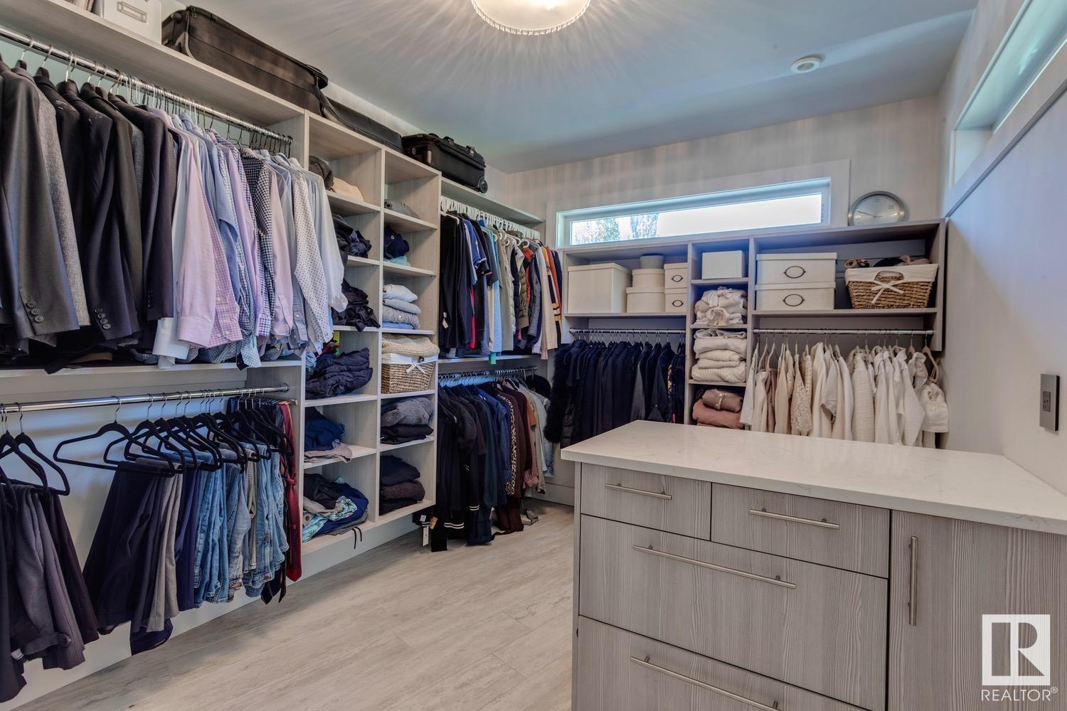 Photo 6 of 14643 92 A Av Nw, Edmonton AB