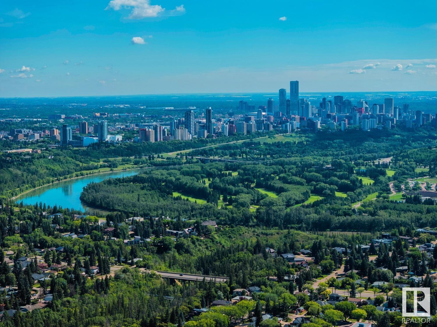 Photo 5 of 14643 92 A Av Nw, Edmonton AB