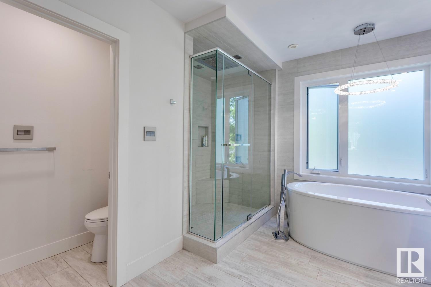 Photo 10 of 14643 92 A Av Nw, Edmonton AB