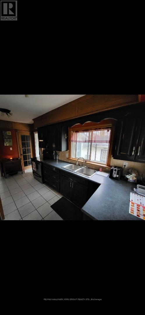 Photo 9 of 161 Church Street, Whitchurchstouffville ON