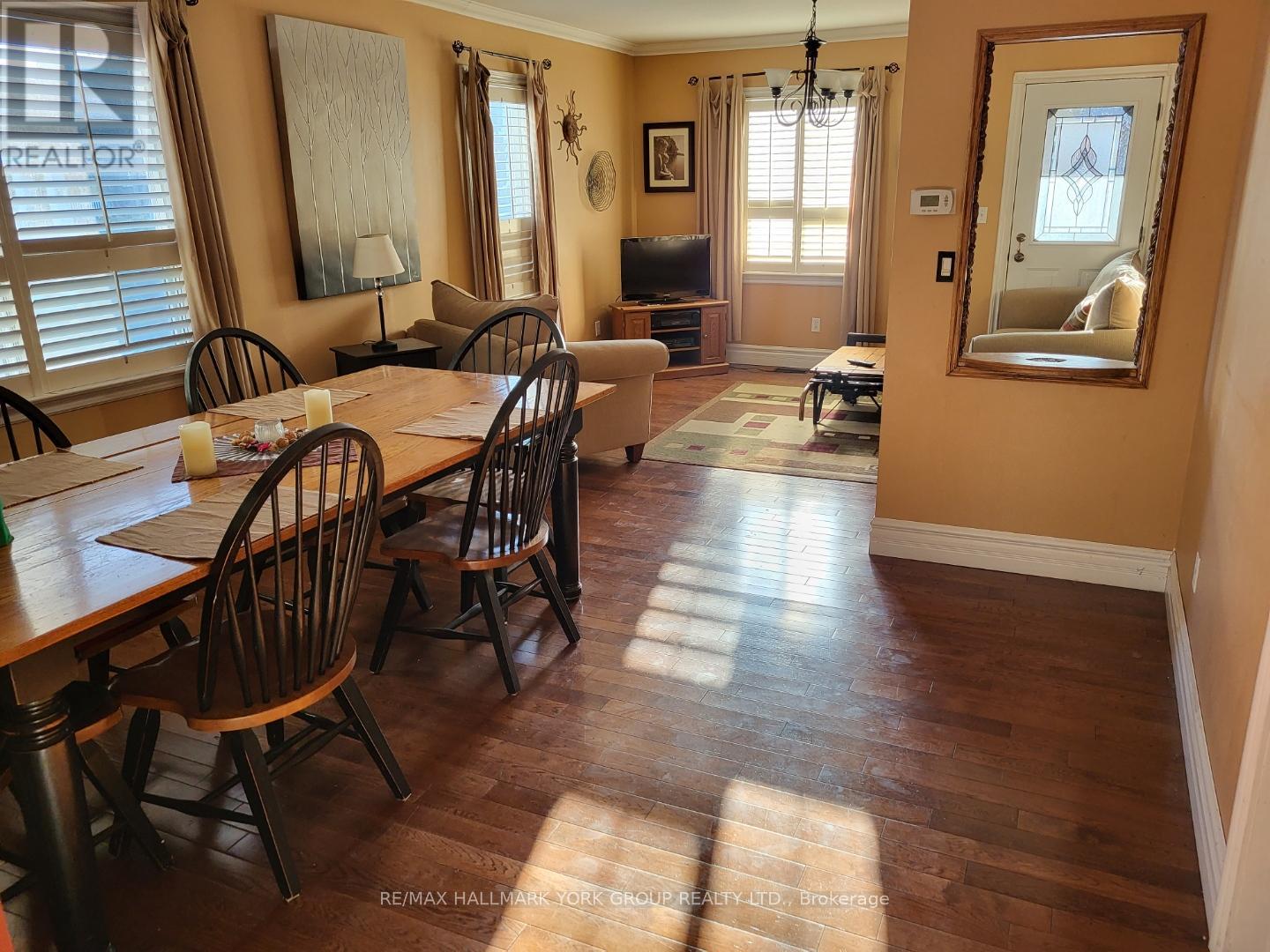 Photo 6 of 161 Church Street, Whitchurchstouffville ON