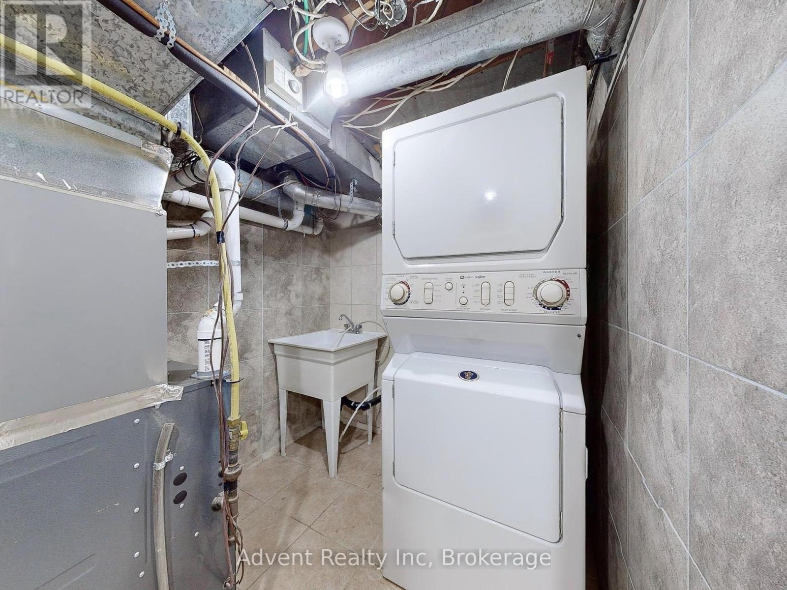 Photo 13 of Bsmt 45 Enfield Avenue, Toronto ON