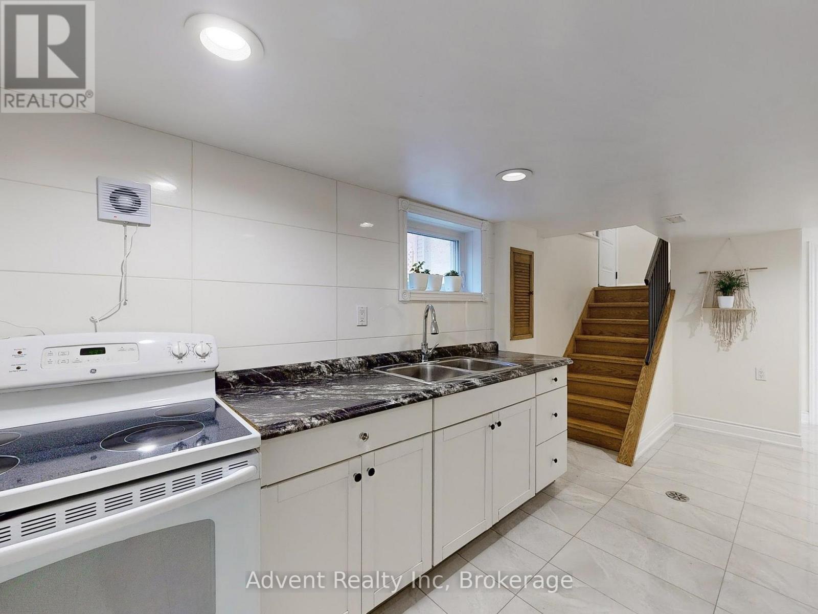 Photo 2 of Bsmt 45 Enfield Avenue, Toronto ON