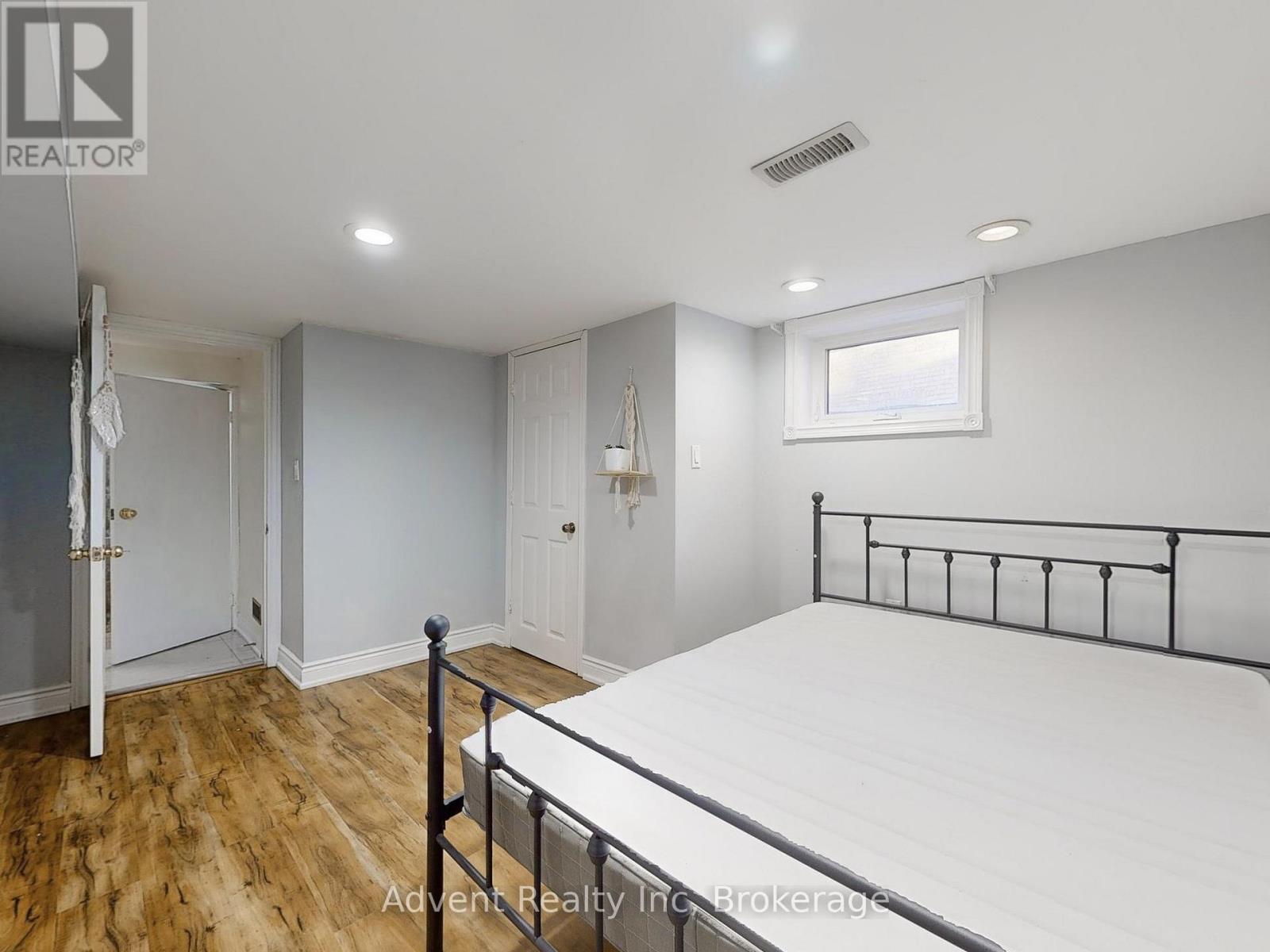Photo 6 of Bsmt 45 Enfield Avenue, Toronto ON