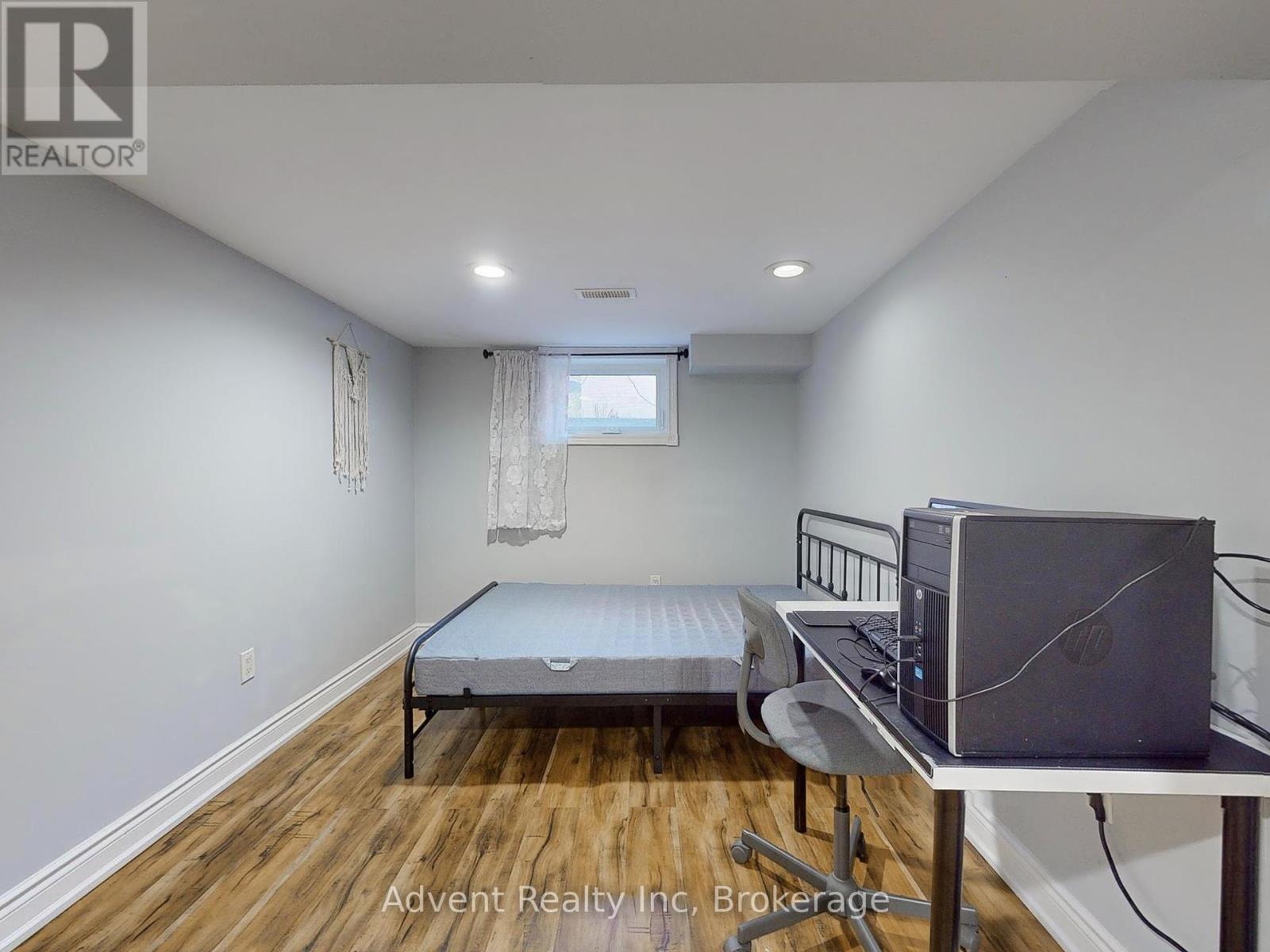 Photo 8 of Bsmt 45 Enfield Avenue, Toronto ON