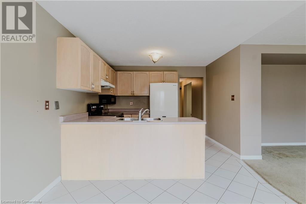Photo 11 of 195 Duncairn Crescent, Hamilton ON