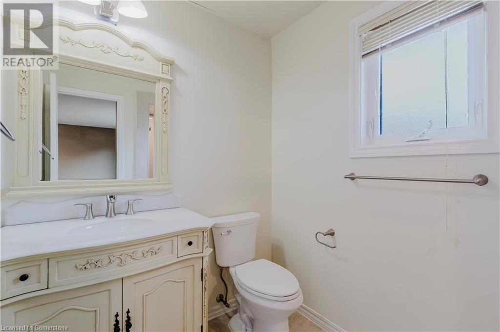 Photo 19 of 195 Duncairn Crescent, Hamilton ON