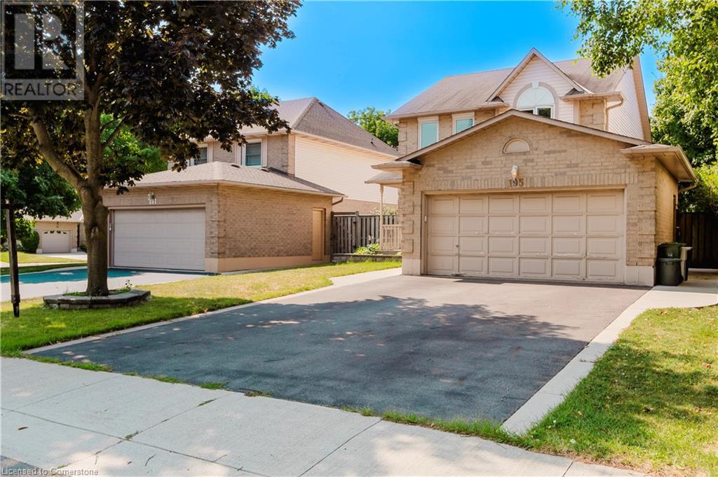 Photo 2 of 195 Duncairn Crescent, Hamilton ON