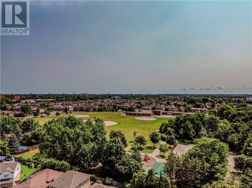 Photo 5 of 195 Duncairn Crescent, Hamilton ON
