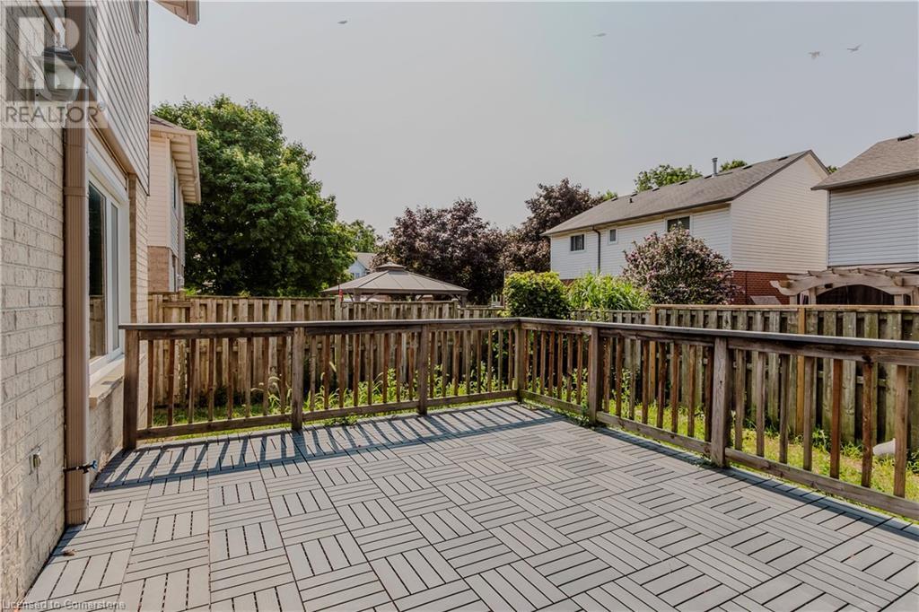 Photo 26 of 195 Duncairn Crescent, Hamilton ON