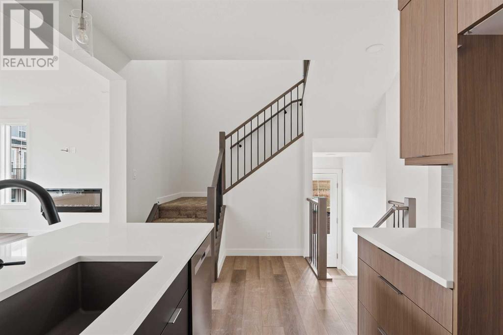 Photo 6 of 83 Silver Spruce Bay Sw, Calgary AB