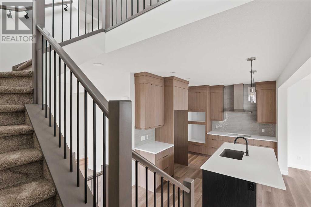 Photo 13 of 83 Silver Spruce Bay Sw, Calgary AB