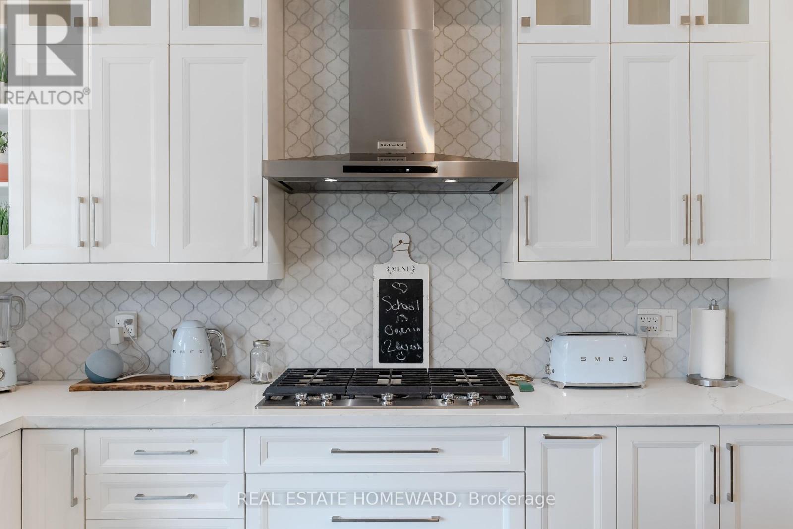 Photo 12 of 109 B Robinson Avenue, Toronto ON