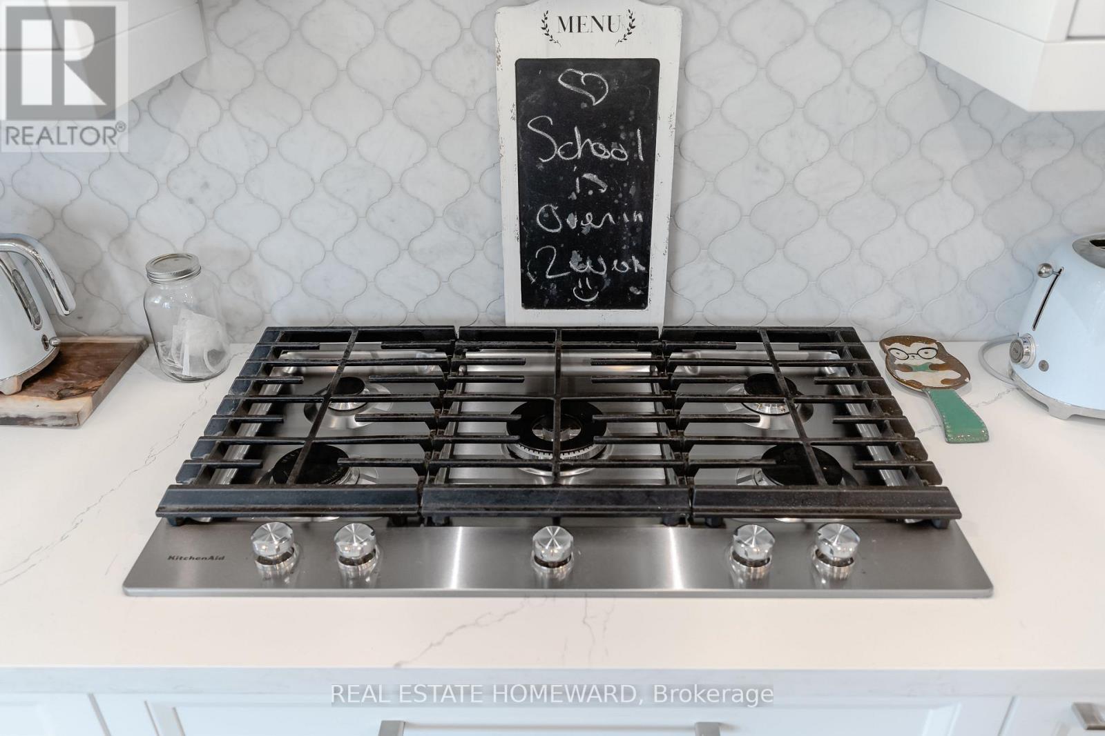 Photo 13 of 109 B Robinson Avenue, Toronto ON