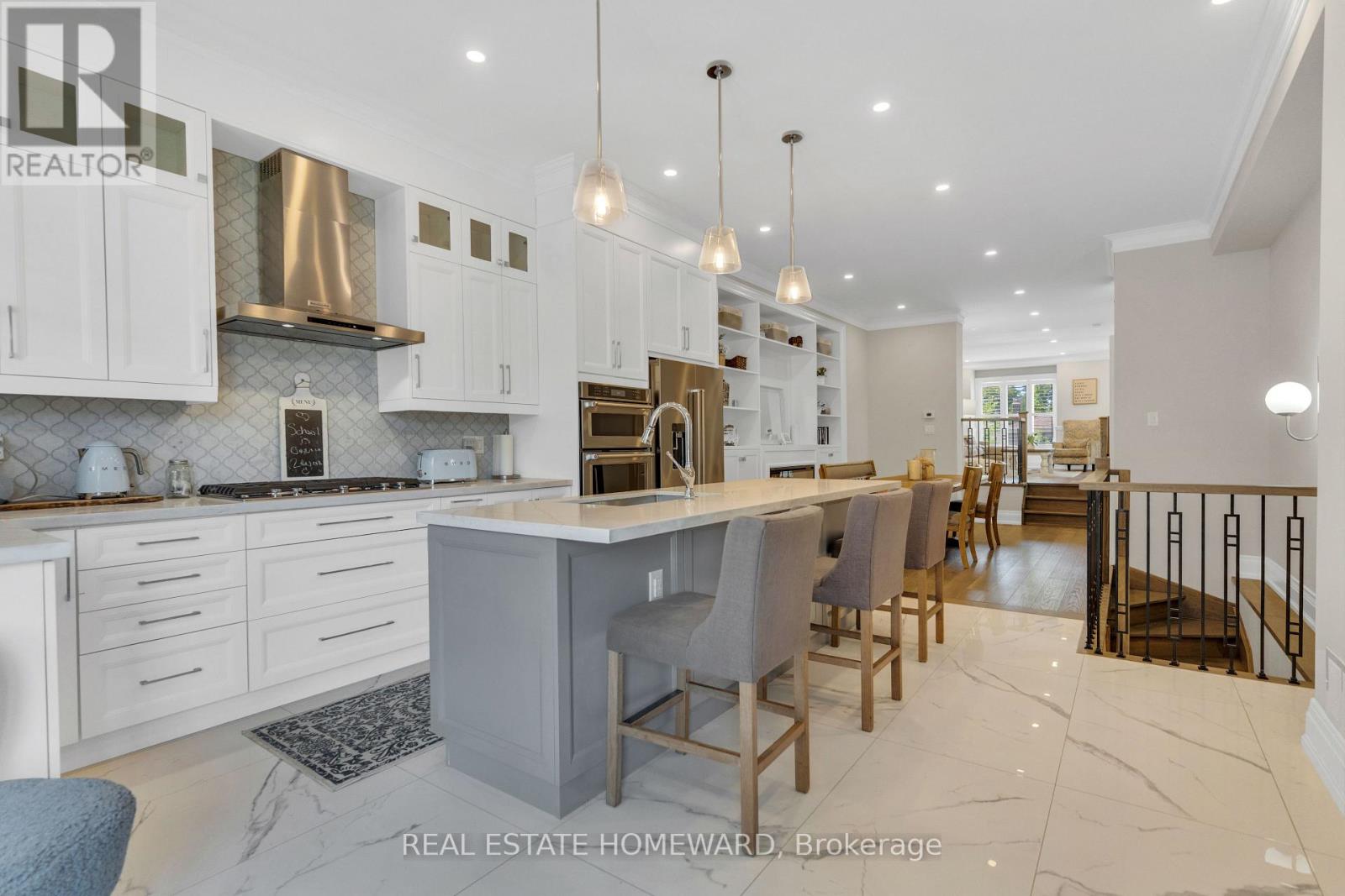 Photo 14 of 109 B Robinson Avenue, Toronto ON
