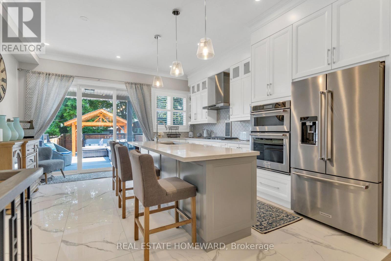 Photo 15 of 109 B Robinson Avenue, Toronto ON