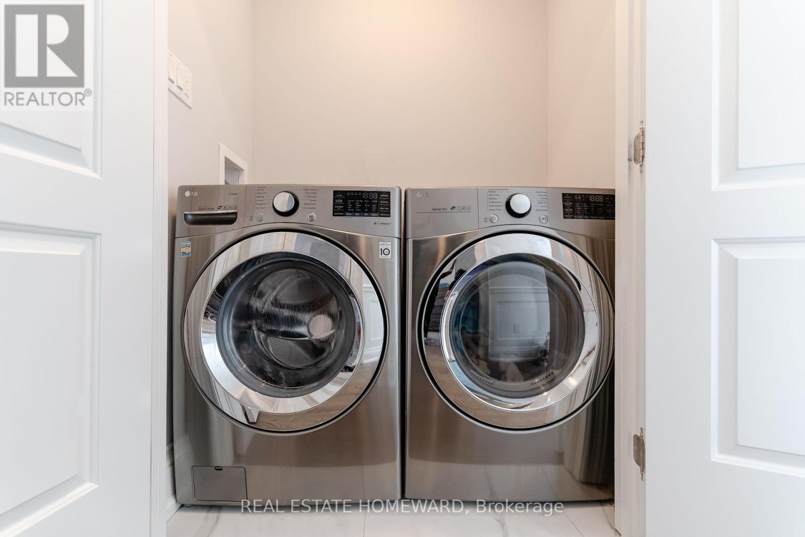 Photo 22 of 109 B Robinson Avenue, Toronto ON