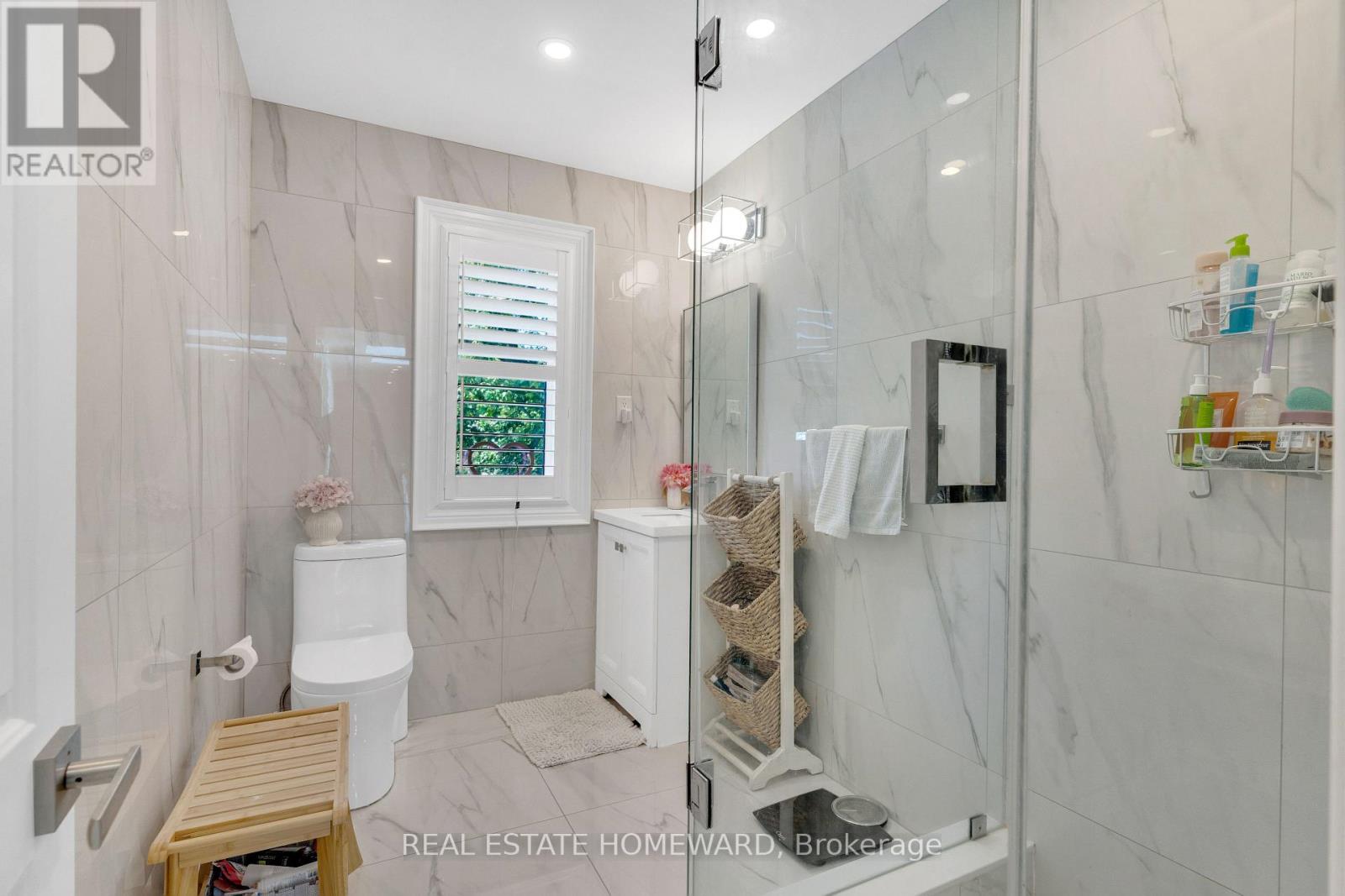 Photo 23 of 109 B Robinson Avenue, Toronto ON