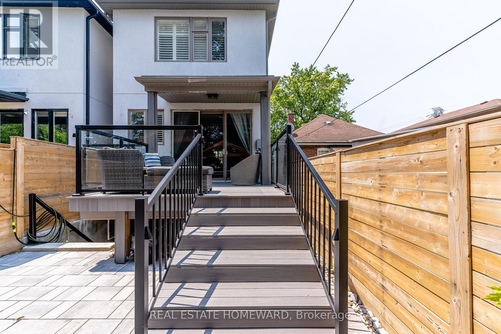 Photo 32 of 109 B Robinson Avenue, Toronto ON