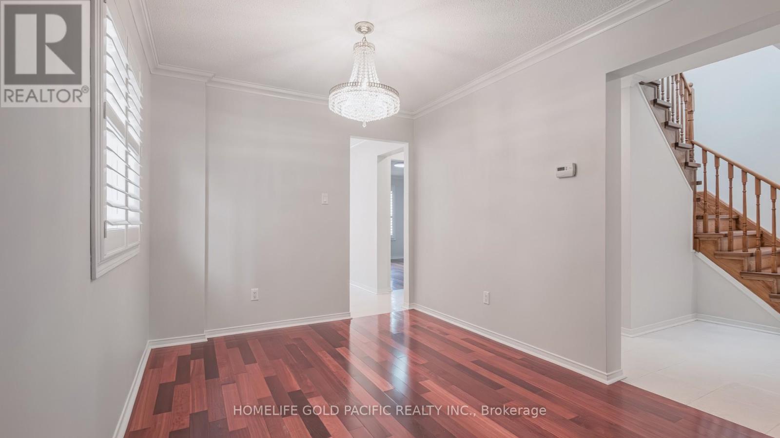 Photo 17 of 24 Elmpark Court, Richmond Hill ON