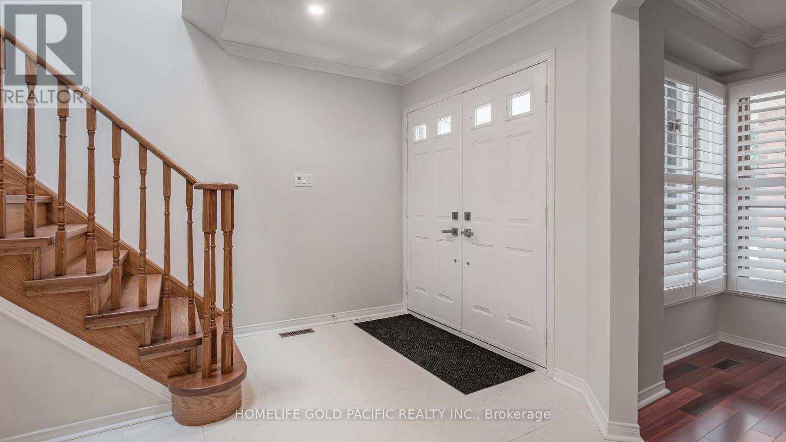 Photo 29 of 24 Elmpark Court, Richmond Hill ON