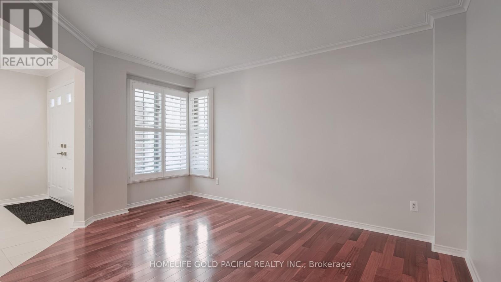 Photo 38 of 24 Elmpark Court, Richmond Hill ON