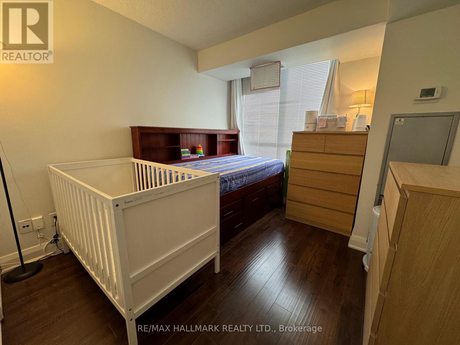 Photo 7 of 2209 55 Kingsbridge Garden Circle, Mississauga ON