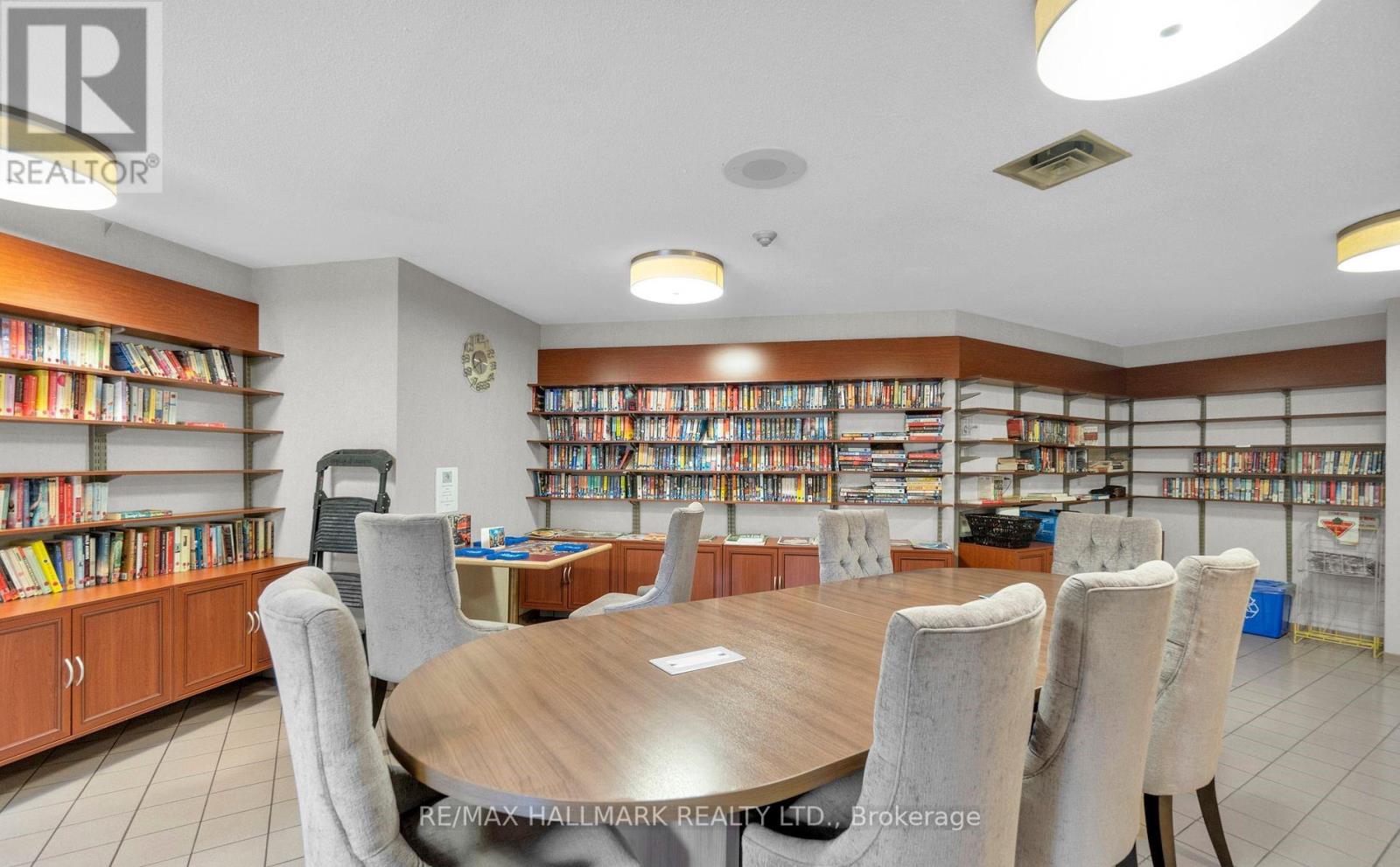 Photo 10 of 2209 55 Kingsbridge Garden Circle, Mississauga ON