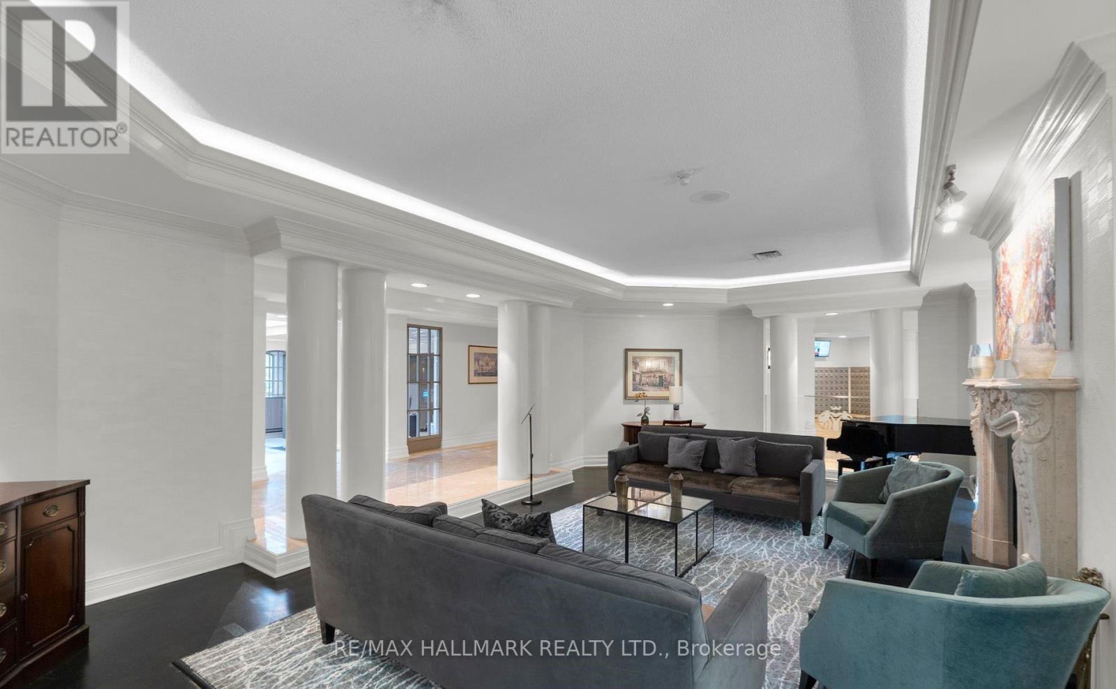 Photo 2 of 2209 55 Kingsbridge Garden Circle, Mississauga ON