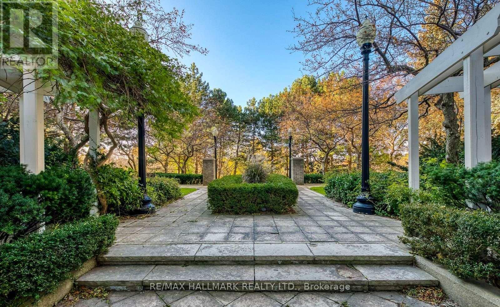 Photo 28 of 2209 55 Kingsbridge Garden Circle, Mississauga ON