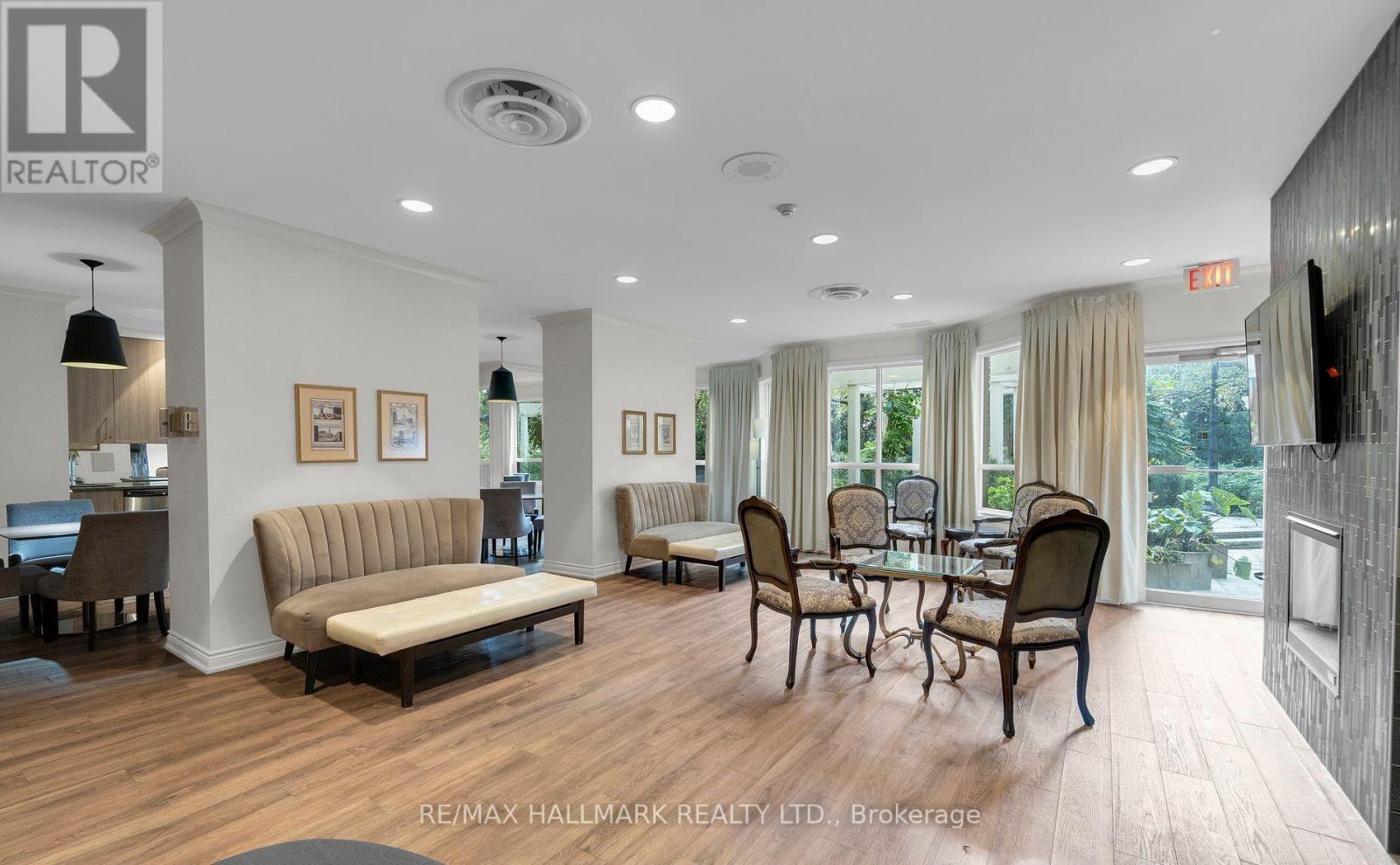 Photo 19 of 2209 55 Kingsbridge Garden Circle, Mississauga ON