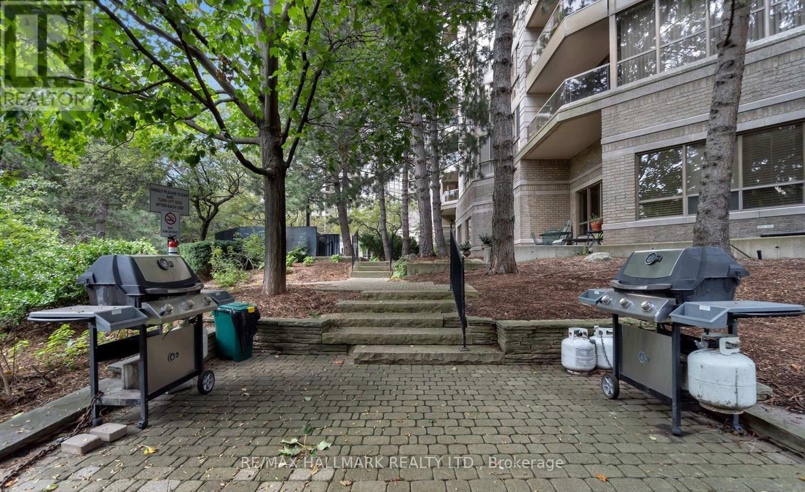 Photo 36 of 2209 55 Kingsbridge Garden Circle, Mississauga ON