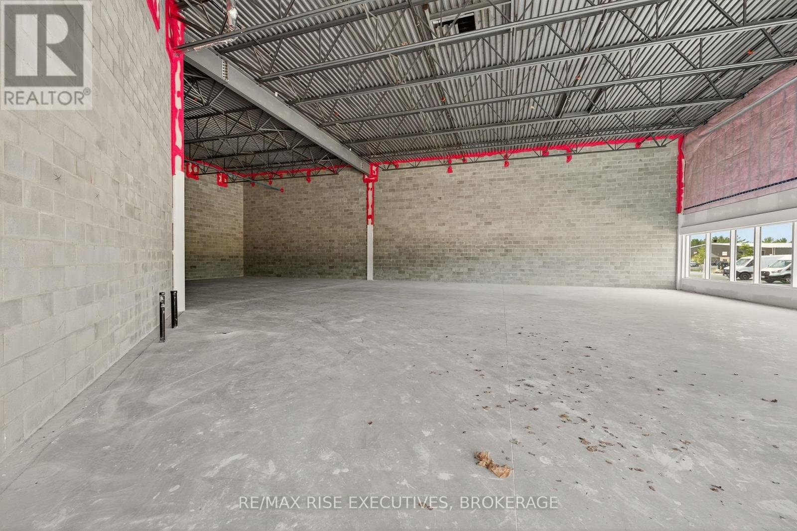 Photo 3 of 11 1325 Centennial Drive N, Kingston ON