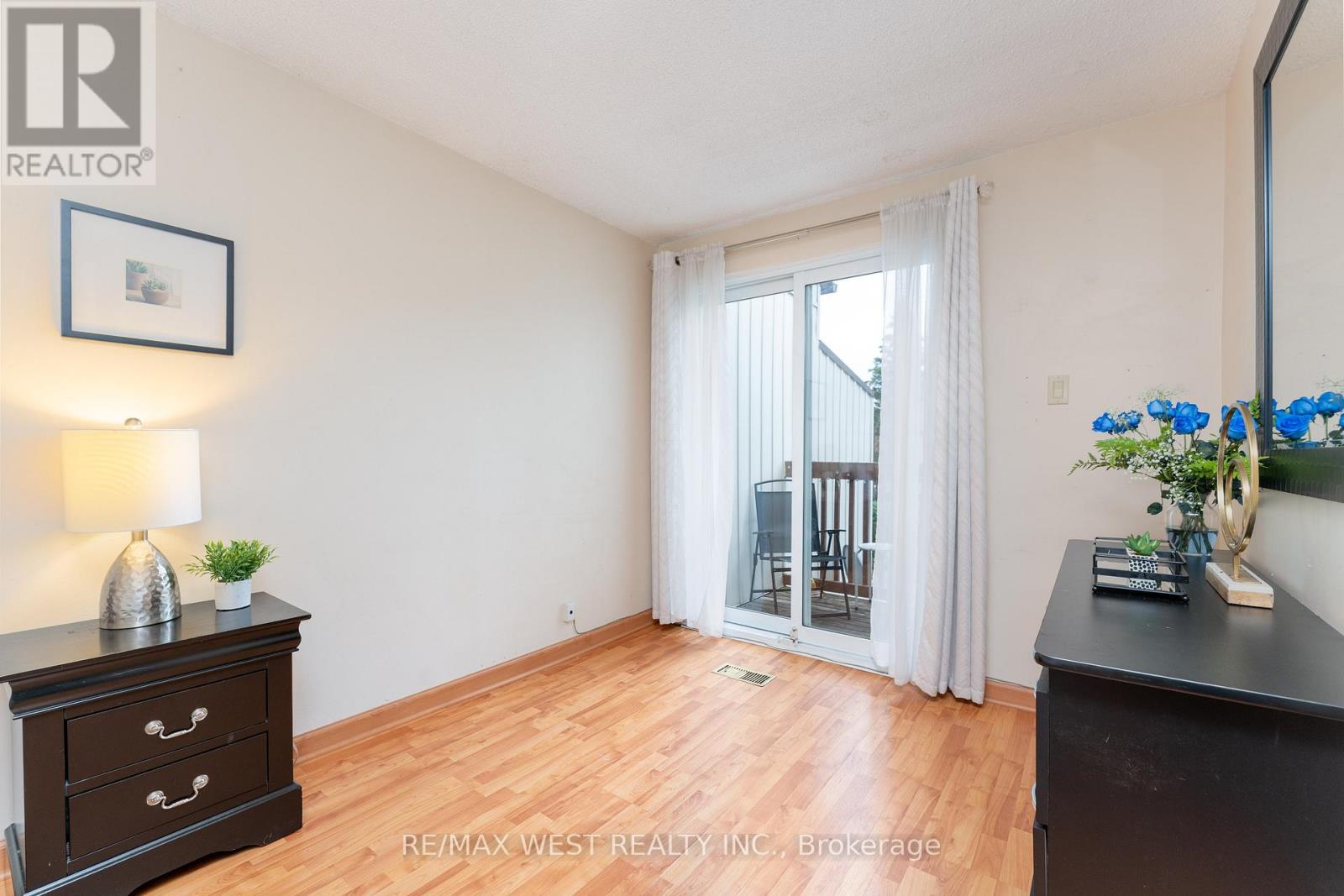 Photo 27 of 30 15 Guildwood Parkway, Toronto ON