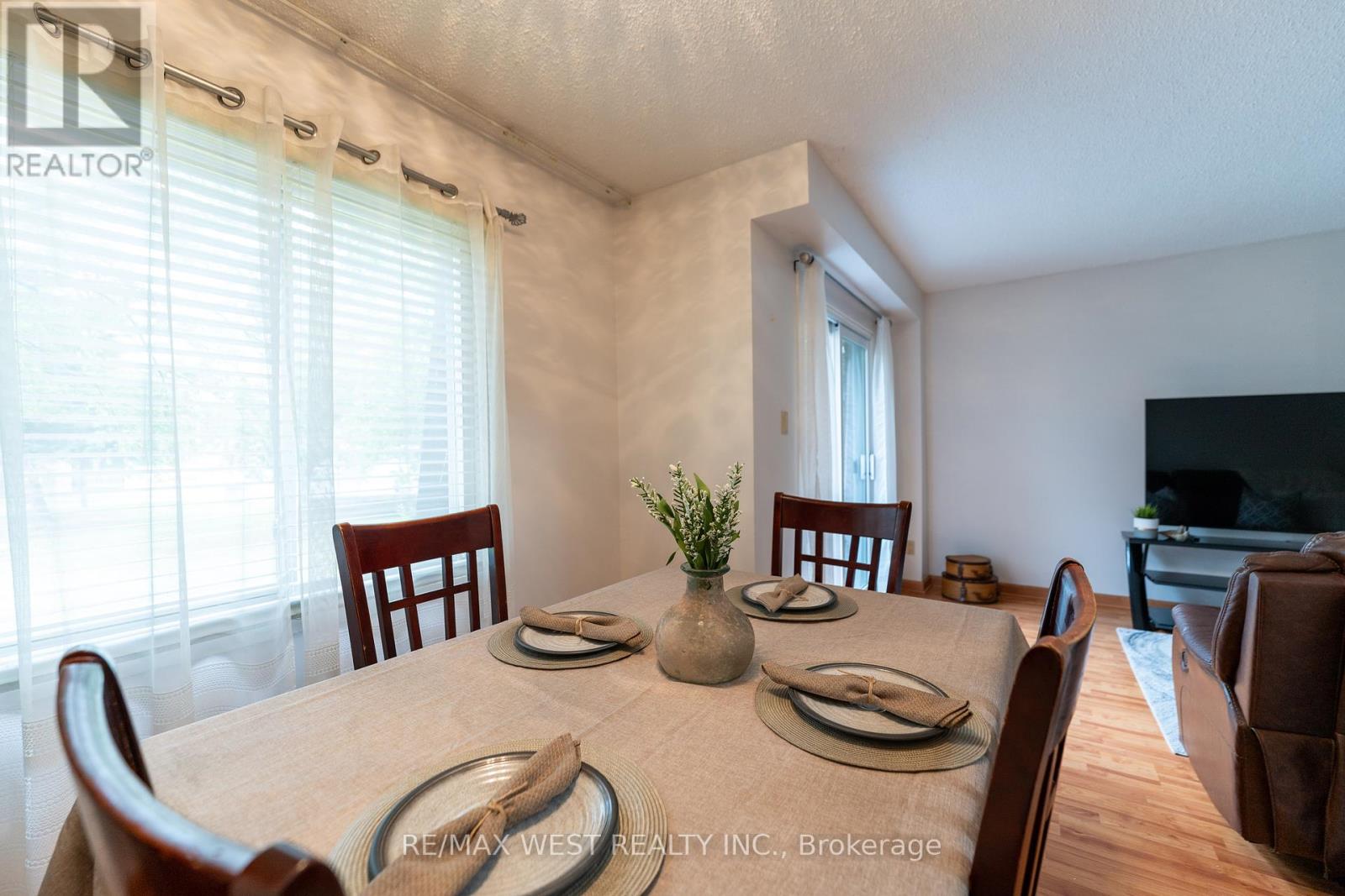 Photo 20 of 30 15 Guildwood Parkway, Toronto ON
