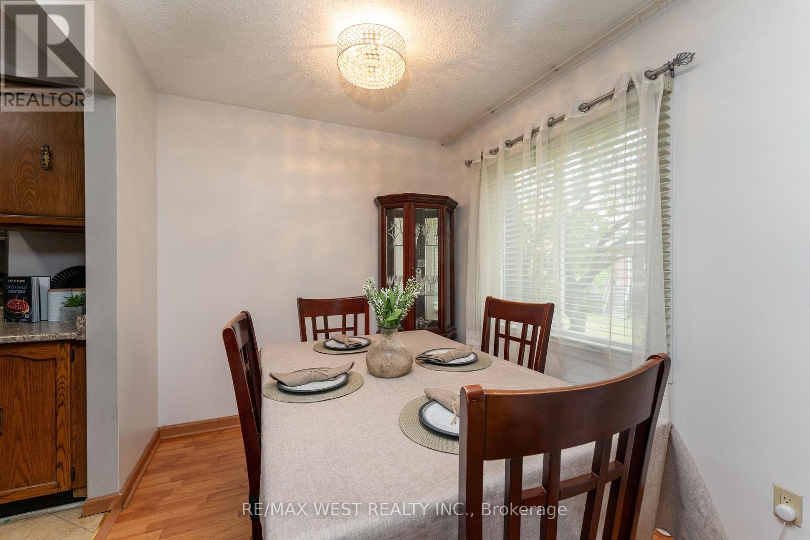 Photo 19 of 30 15 Guildwood Parkway, Toronto ON