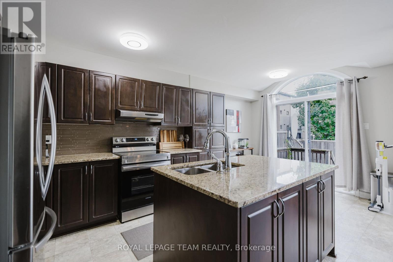 Photo 12 of 121 Mancini Way, Ottawa ON