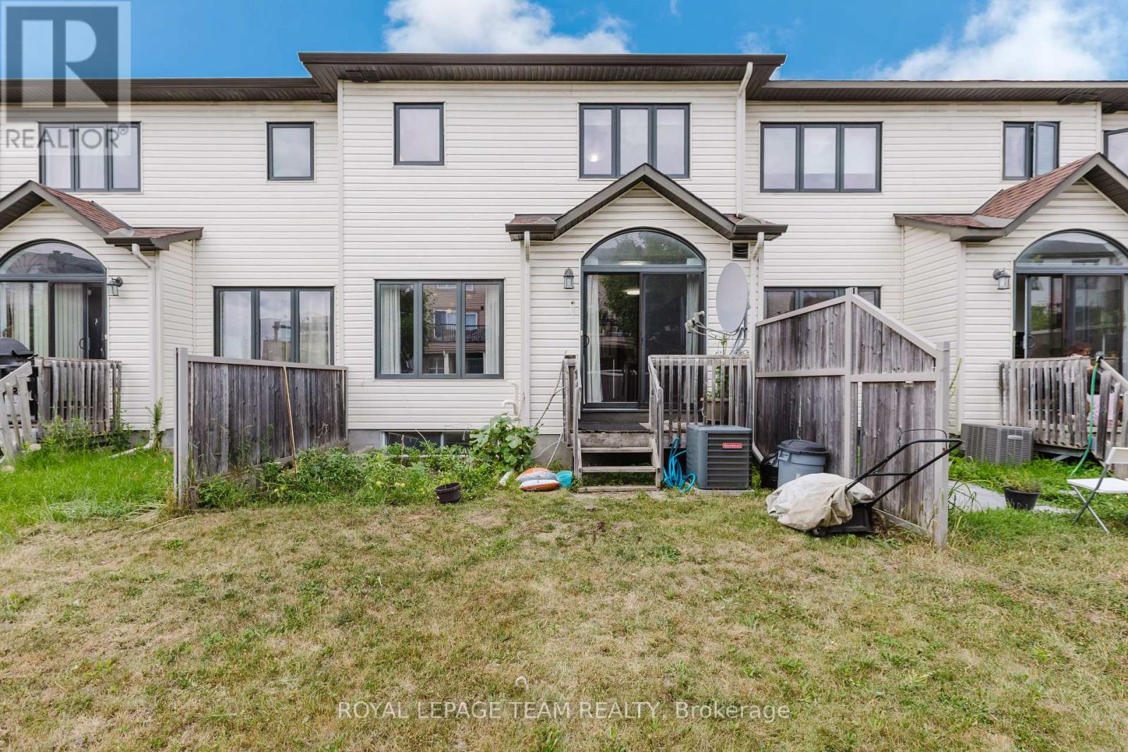 Photo 33 of 121 Mancini Way, Ottawa ON