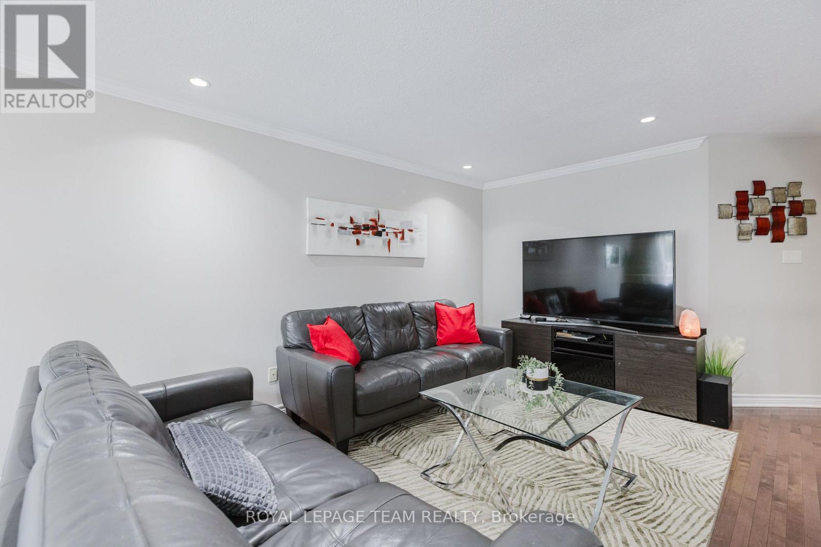 Photo 8 of 121 Mancini Way, Ottawa ON