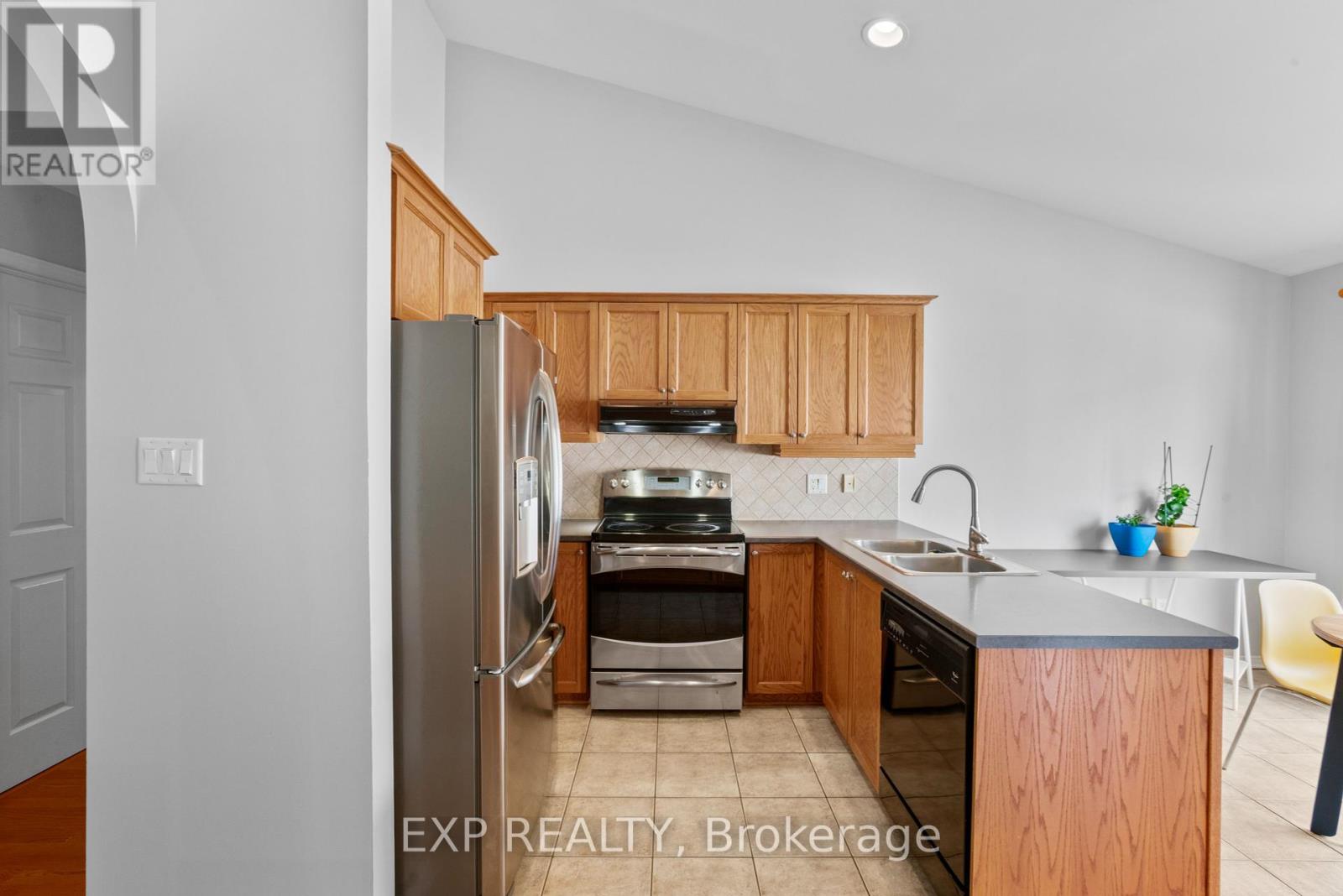 Photo 35 of 111 Coursier Crescent, Ottawa ON