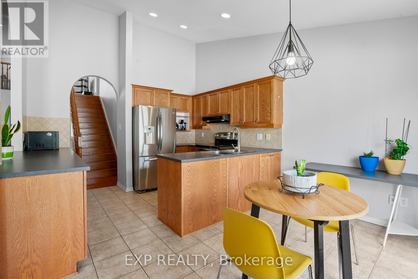 Photo 6 of 111 Coursier Crescent, Ottawa ON