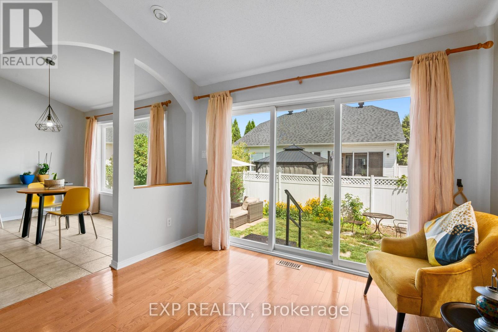 Photo 37 of 111 Coursier Crescent, Ottawa ON