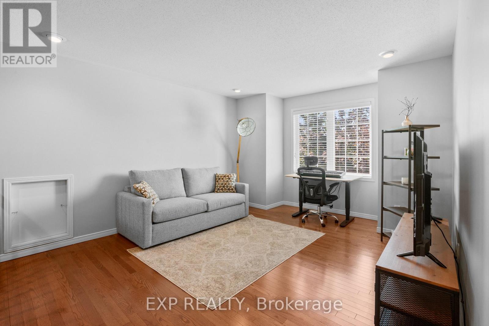Photo 27 of 111 Coursier Crescent, Ottawa ON