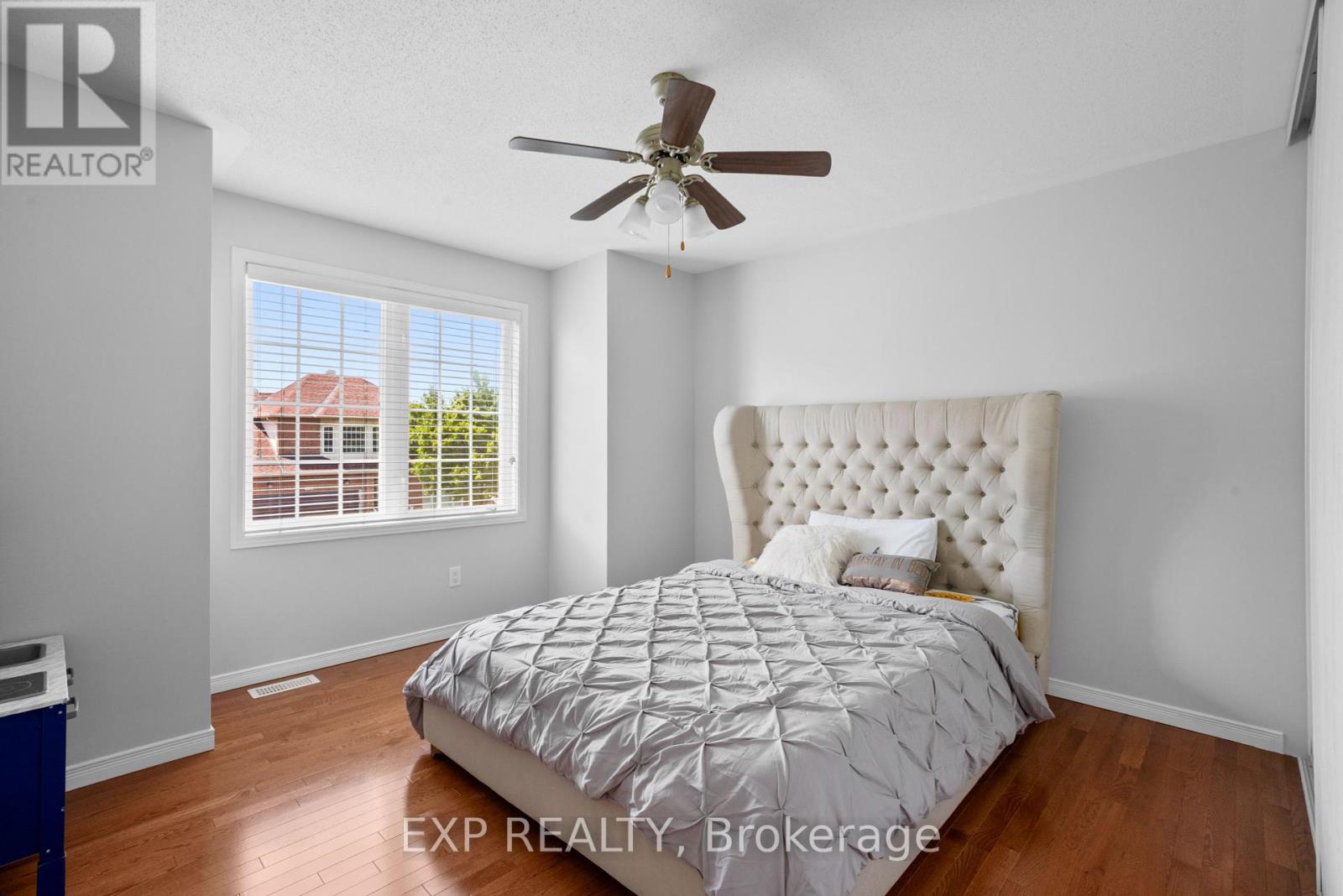 Photo 31 of 111 Coursier Crescent, Ottawa ON
