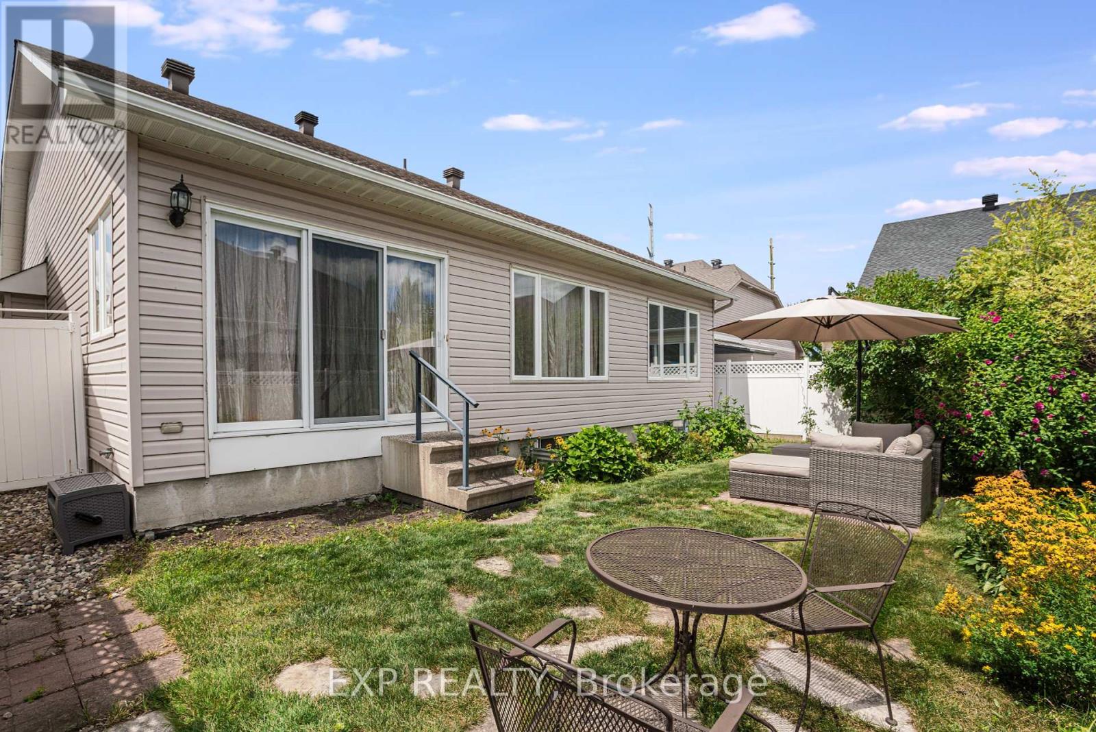 Photo 36 of 111 Coursier Crescent, Ottawa ON