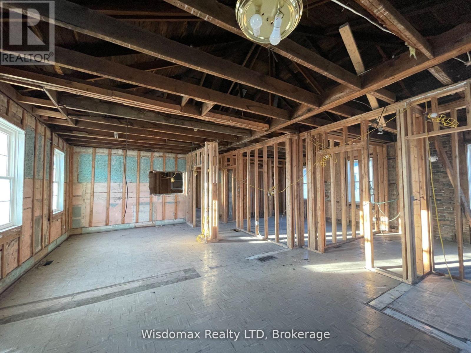 Photo 6 of 40 St Paul Street W, St Catharines ON