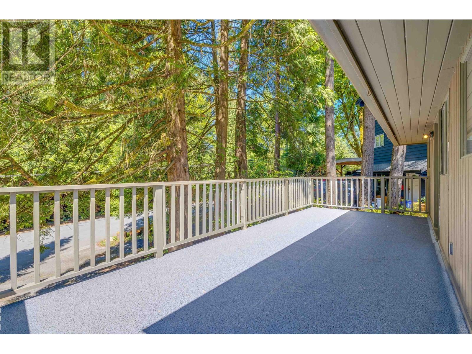 Photo 5 of 4755 Cove Cliff Road, North Vancouver BC