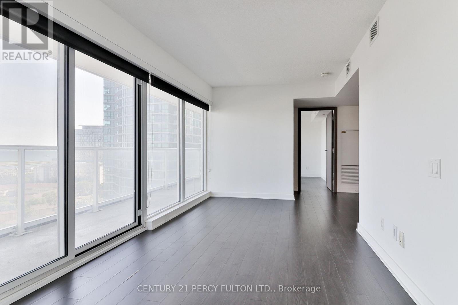 Photo 13 of 1811 19 Bathurst Street, Toronto ON